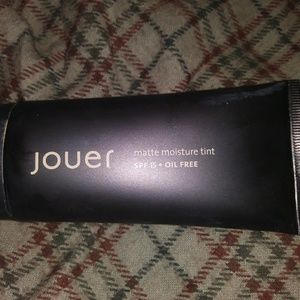 Jouer Matte Moisture Tint in Nude